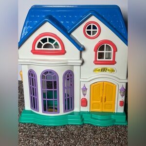 Keenway Dollhouse Blue Roof Lights & Sound Doorbell + Figures Furniture Lot